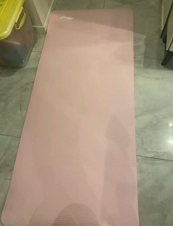 媳妇使用的瑜伽垫