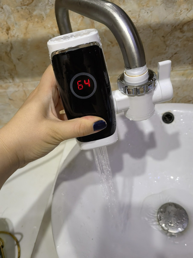 冬天来了热水还没有通吗