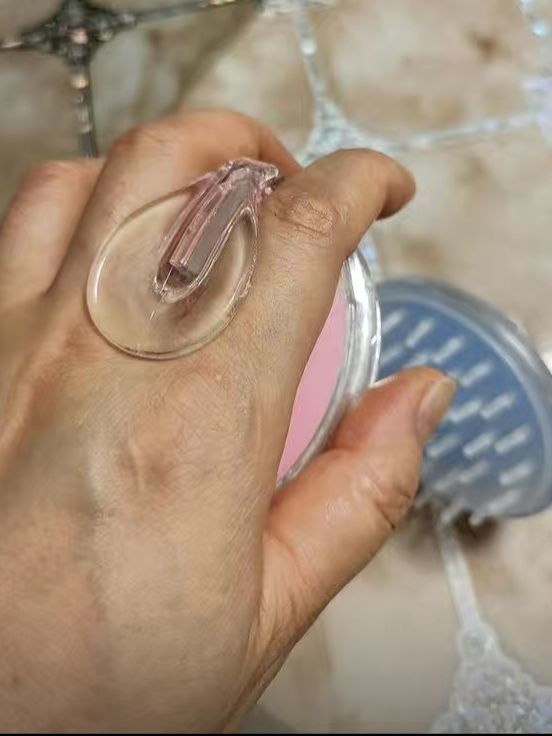 边洗头边按摩的头皮刷