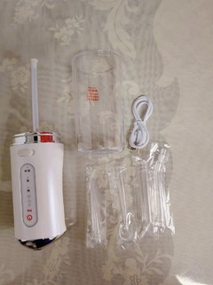 电动冲牙器，牙齿敏感清洁好舒服