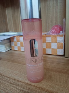 最近真的好喜欢这个粉颜色的水！！
