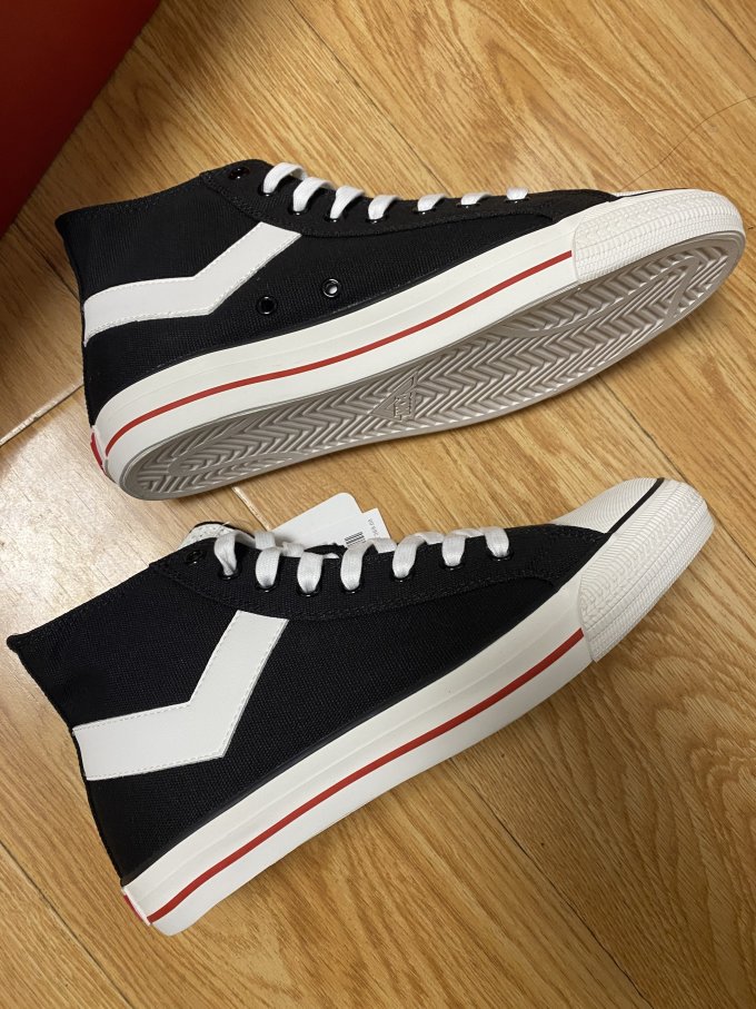 波尼运动帆布鞋