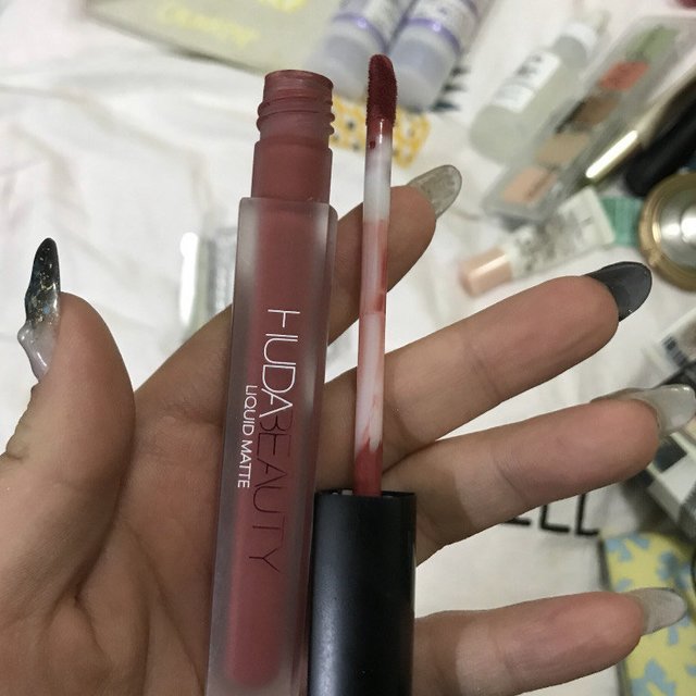 分享彩妆｜hudabeauty哑光液体唇釉