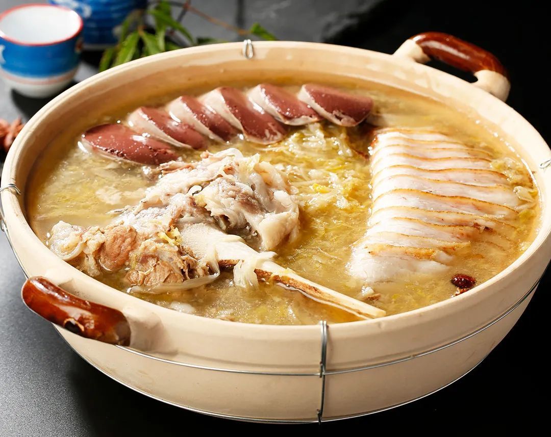 酸菜白肉炖血肠 08图虫创意