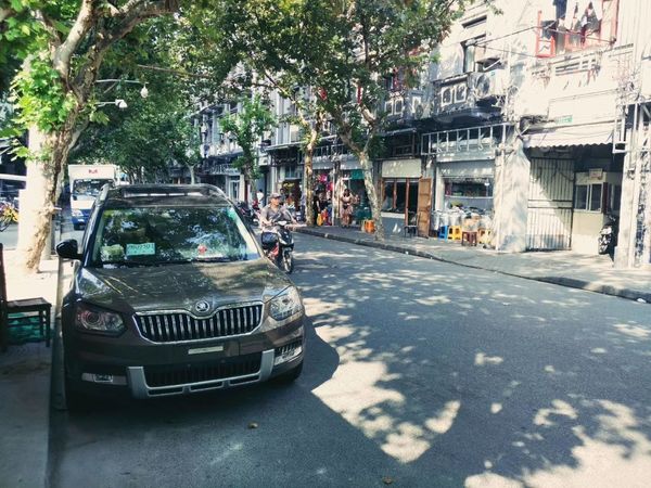 绝版的310102开着绝版的野帝