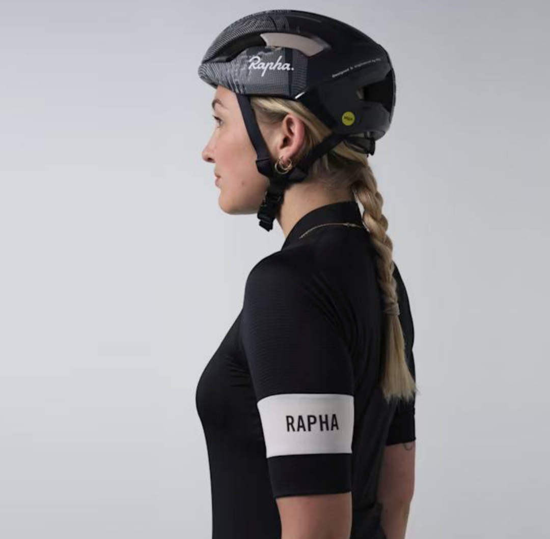 比自行车还贵？英伦骑行先锋Rapha上架一款“高级单车头盔”！