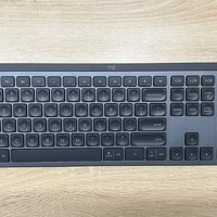 给2000块的公司电脑配一个390块的键盘，罗技MX Keys确实好用