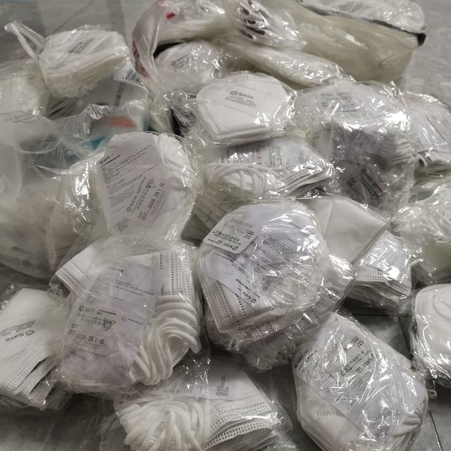 捡到宝了，翻出来一堆没人要的口罩