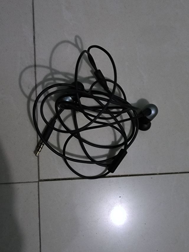 小米入耳式胶囊有线耳机