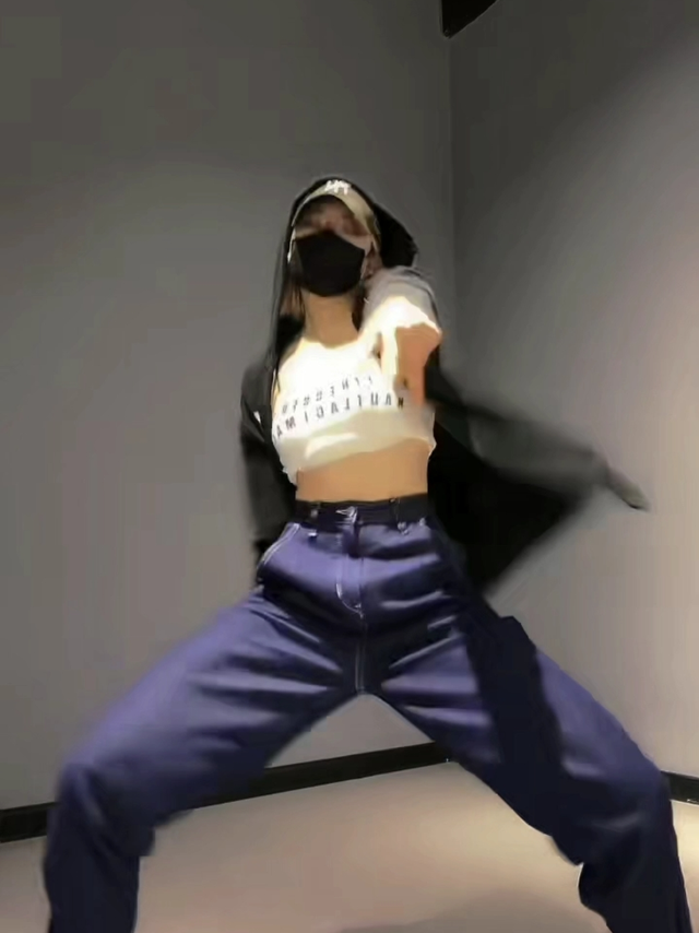 绝了啊！被她帅了一地啊！