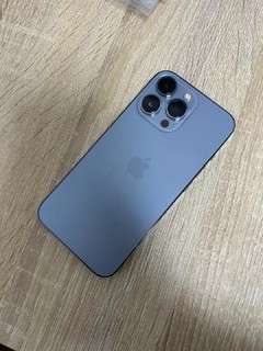 因为爱情摔碎iPhone 13 Pro，姑娘手劲真大