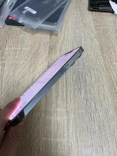 因为爱情摔碎iPhone 13 Pro，姑娘手劲真大