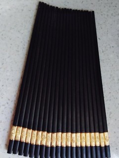 颜值超高的筷子黑色筷子，金色福字