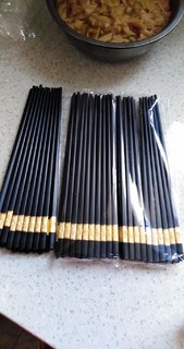 颜值超高的筷子黑色筷子，金色福字