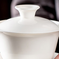 紫砂壶和盖碗，哪个才是“茶具之王”？