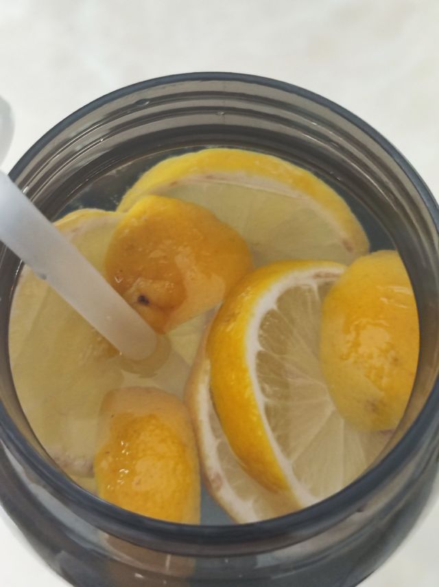 疫情期间，柠檬🍋泡水