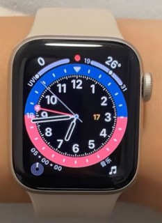 Apple Watch SE 2022款智能手表GPS款40毫米