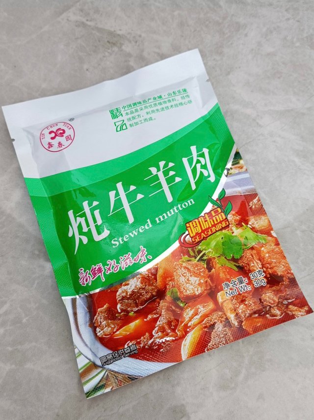 卤肉包一出手，个个都是大厨
