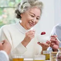 提醒中老年人：早餐要吃好，这5种搭配，比油条健康，还比包子香