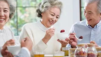 提醒中老年人：早餐要吃好，这5种搭配，比油条健康，还比包子香
