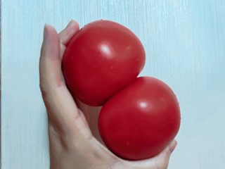 红红圆圆惹人爱~沙瓤红番茄