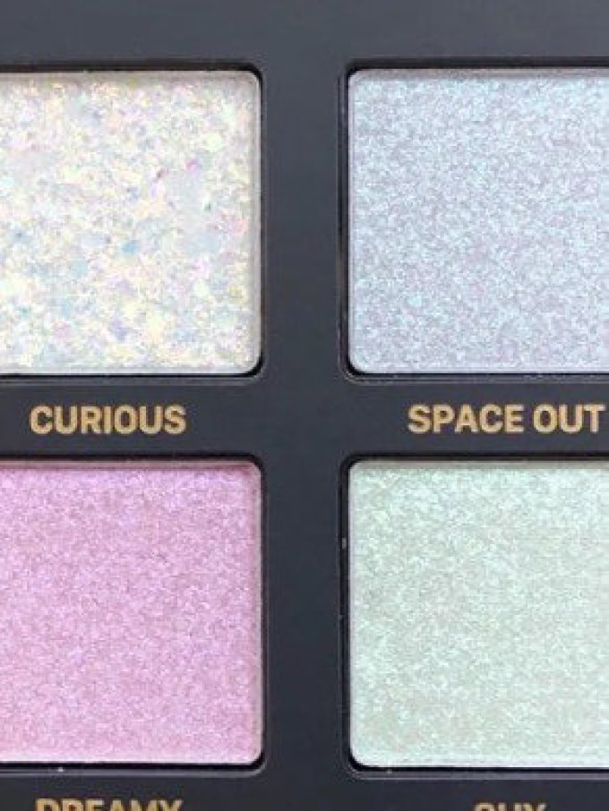 完美日记小狗盘眼影盘