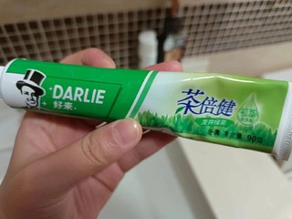 茶倍健牙膏，清洁口腔第一名。