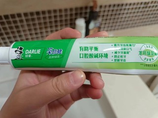 茶倍健牙膏，清洁口腔第一名。