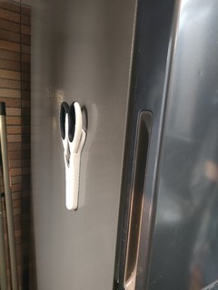 ​收纳|吸在冰箱上的磁吸厨房剪刀我可以！
