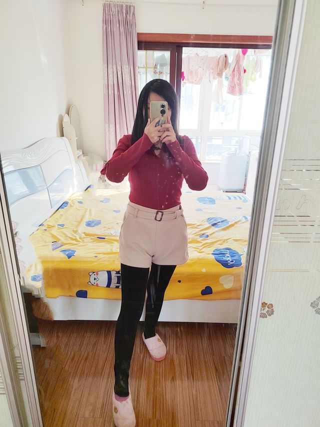 裸穿的针织衫秀到了