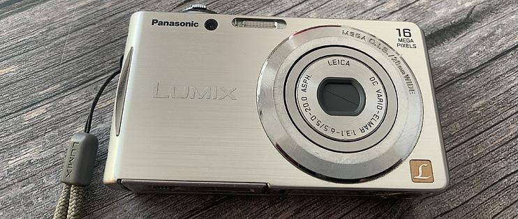 国内正規□ 【タッチパネル・概ね美品系】LUMIX DMC-FH7 オールド