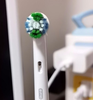 OralB欧乐b充电式旋转式牙刷D12