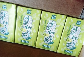 超清爽的蜂蜜柚子茶饮料