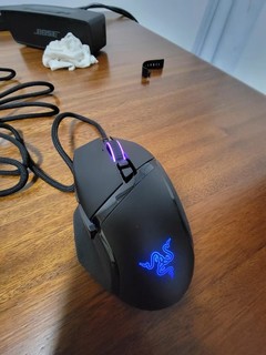 Razer巴塞利斯蛇终极版RGB无线游戏鼠标