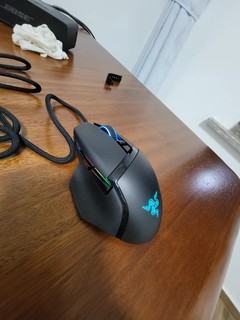 Razer巴塞利斯蛇终极版RGB无线游戏鼠标