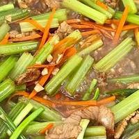拿手菜～炫 篇九十一：超下饭的芹菜炒肉，滋味十足