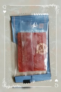 高蛋白的良品铺子肉脯也很不错。