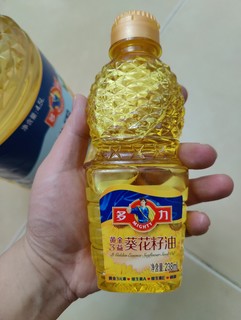 现在的食用油好价格真不多了