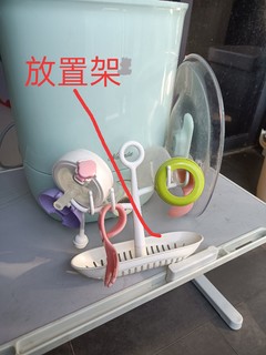 婴幼儿的健康使者：多用的奶瓶消毒器