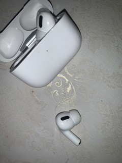 苹果 AirPods Pro主动降噪无线蓝牙耳机