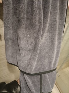 非常好用的灰色浴巾！