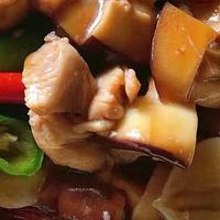 拿手菜～炫 篇一百一十三：最爱的、超下饭的香菇炒鸡腿肉