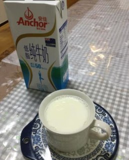 安佳牛奶口味非常浓郁香醇，味道非常干净