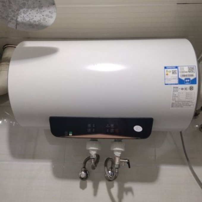 海尔ec6002-q6热水器怎么样 热水器大容量速热给力.颜色很漂亮.