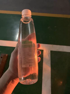 这个水喝起来口感还行，小瓶的拿着喝方便