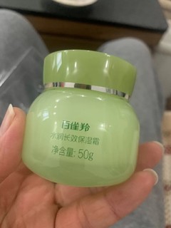 保湿霜化妆品，对皮肤干，有很好的改善