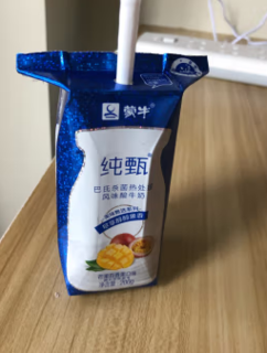 香醇柔滑奶香四溢的蒙牛纯甄常温风味酸牛奶