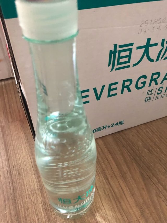 活动是买二赠一，非常细腻的水质，真的太棒