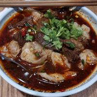 芜湖丨来老刁牛肉面馆吃牛肉云吞面，配赤豆酒酿，火辣冰爽十足。
