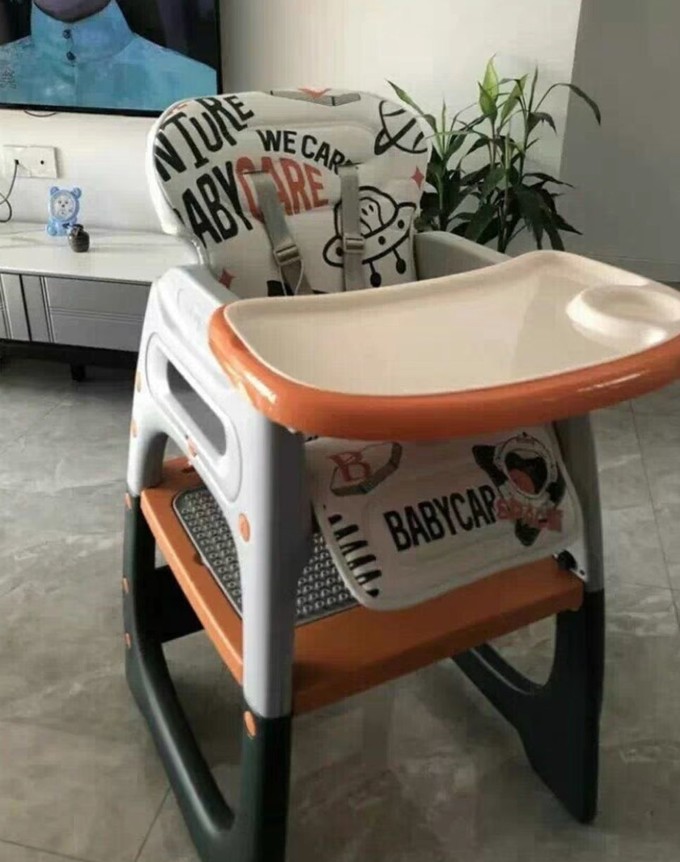 婴儿餐椅